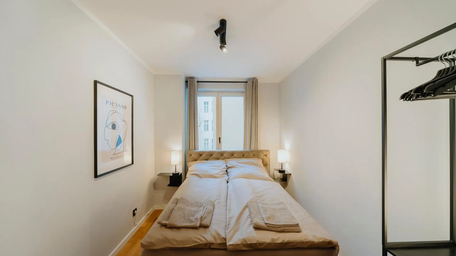 Appartamento Luxurious 105M2 Penthouse In Prime Location 4 Bedroms & Balcony Berlino 0*,  Germania
